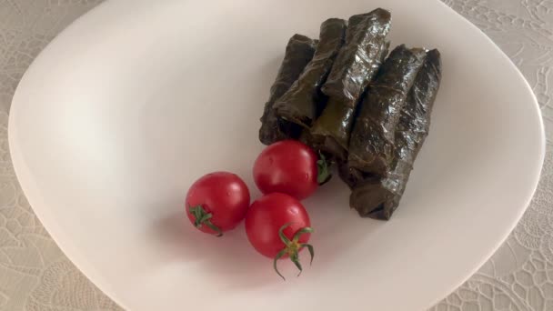 Yaprak Sarma Comida Tradicional Turca Hojas Vid Rellenas Yogur Tomates — Vídeos de Stock