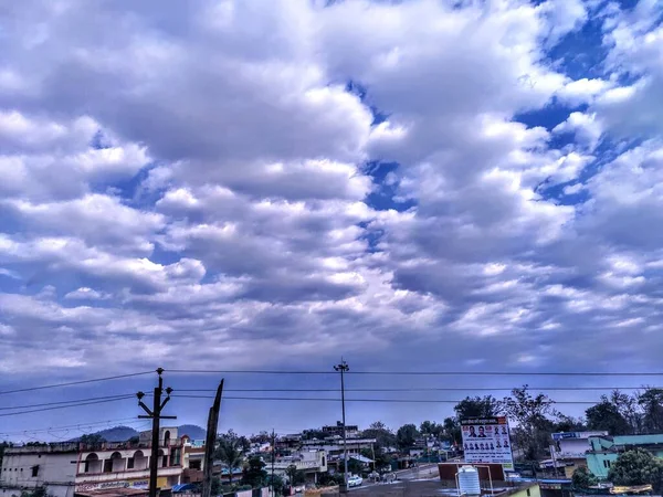 Όμορφη Θέα Σύννεφα Από Την Ύπαιθρο — Φωτογραφία Αρχείου