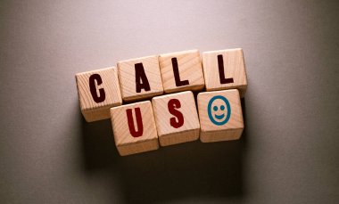 Bize Tahta Küpler Üzerinde Yazılı Kelime de.