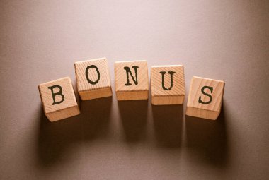 Tahta küplere yazılmış bonus sözcük