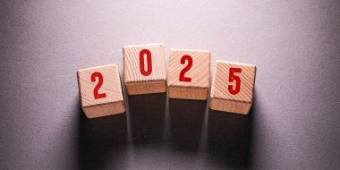 Tahta Küpler Üzerine Yazılan 2025 Kelime