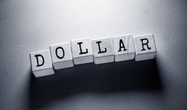 Tahta Küplere Yazılmış Dolar Kelimesi
