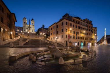 Roma 'da gün doğumunda İtalya' da Piazza di Spagna