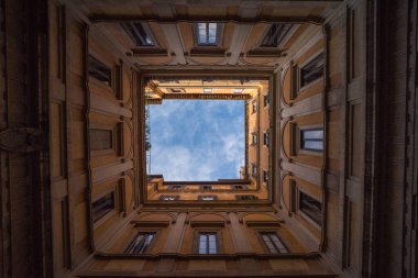 Roma 'nın merkezindeki eski tarihi sarayın geometrik resmi