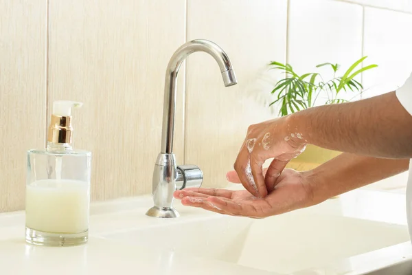 Grundlegende Hygiene Beim Händewaschen Eine Kontamination Mit Covid Coronavirus Verhindern — Stockfoto