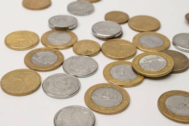 Brezilya parası, beyaz arka planda tek para birimi