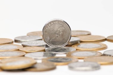 Brezilya parası, beyaz arka planda tek para birimi