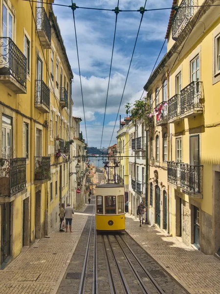 Бика Трамвай Фуникулер Лиссабон Португалия Традиционный Желтый Трамвай Лиссабоне Португалия Лицензионные Стоковые Фото
