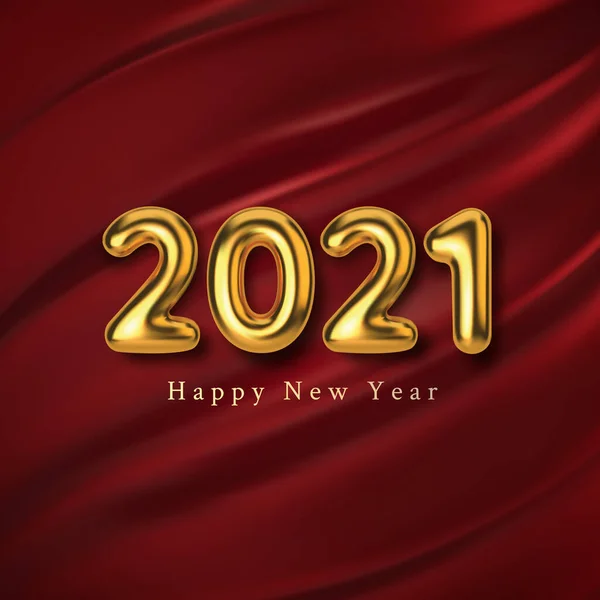 3D Realistico palloncino con iscrizione dorata 2021 su sfondo di seta rossa. Testo metallico dorato nuovo anno per la progettazione di banner. Modello da tessuto e lamina di metallo. Vettore — Vettoriale Stock