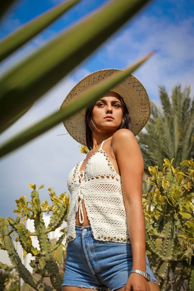 Sommerzeit Schöne Junge Mädchen Mit Einem Hut — Stockfoto