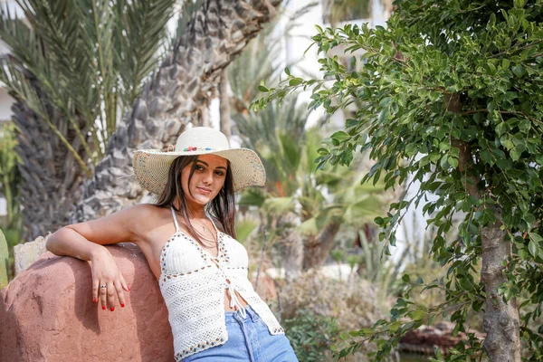 Hora Verano Hermosa Joven Sombrero —  Fotos de Stock