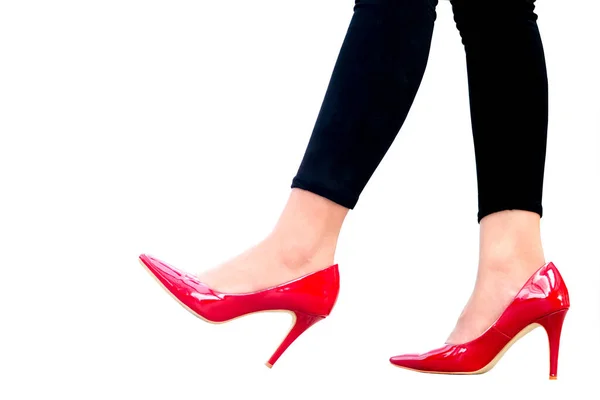 Нога Жінки Краси Одягнута Червоні Високі Підбори Ізольованому Білому Тлі — стокове фото