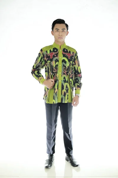 Důvěra Obchodní Koncepce Portrét Okouzlujícího Úspěšného Mladého Podnikatele Batikové Košili — Stock fotografie