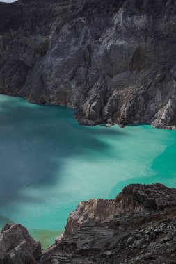 İjen Krateri veya Kawah İjen, Endonezya 'da güzel manzaralı bir volkanik turizm merkezidir.