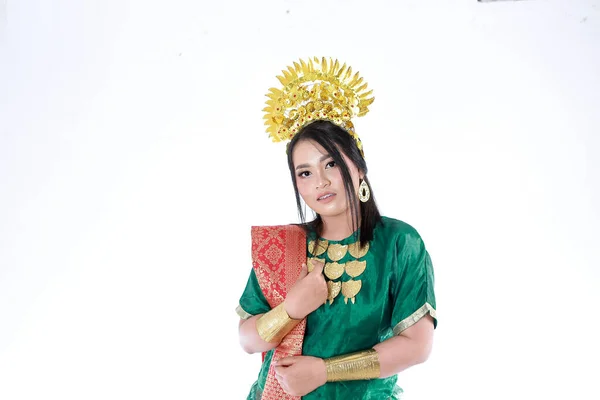 Cantik Tersenyum Gadis Asia Mengenakan Satu Set Pakaian Tradisional Modern — Stok Foto