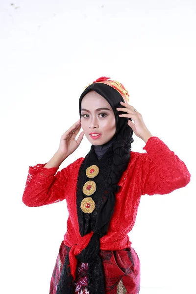 Cantik Tersenyum Gadis Asia Mengenakan Satu Set Pakaian Tradisional Modern — Stok Foto