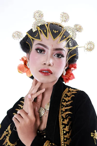 Cantik Tersenyum Gadis Asia Mengenakan Satu Set Pakaian Tradisional Modern — Stok Foto