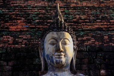 Tayland 'daki Sukhothai Tarihi Parkı' nda Buda Heykeli.