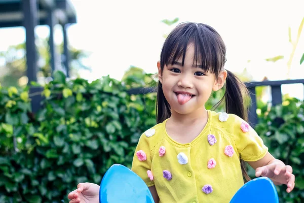 Porträtt Söt Liten Asiatisk Flicka Stunden Lycka Barn Leker Lekplatsen — Stockfoto