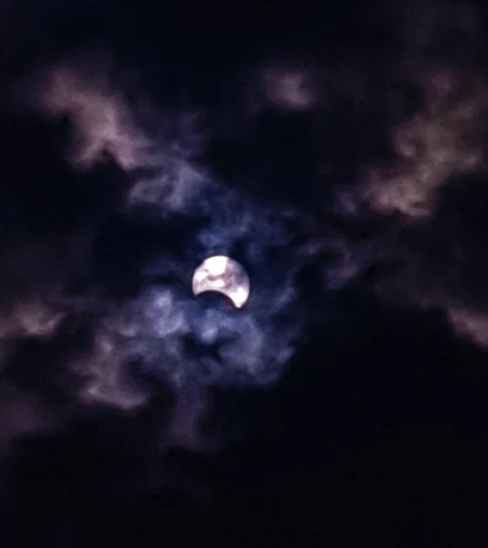 Nacht Bewolkte Hemel Met Maan Maan Achter Bewolkt Volle Maan — Stockfoto