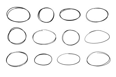 Balck grunge oval seti, daire. El çizimi tasarım ögesi.