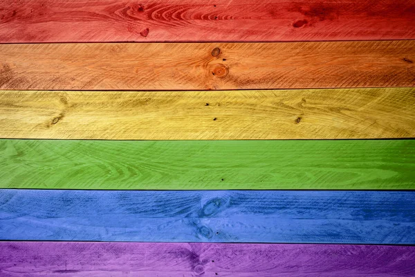 LGTB bayrağı renginde ahşap duvar