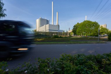 Altbach, Almanya - 08 Mayıs 2020: EnBW Energy Baden Wuerttemberg AG, ısıtma santrali (Kohle Heizkraftwerk) Altbach / Deizisau, Neckar 'da Esslingen yakınlarında.