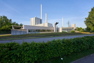 Altbach, Almanya - 08 Mayıs 2020: EnBW Energy Baden Wuerttemberg AG, ısıtma santrali (Kohle Heizkraftwerk) Altbach / Deizisau, Neckar 'da Esslingen yakınlarında.