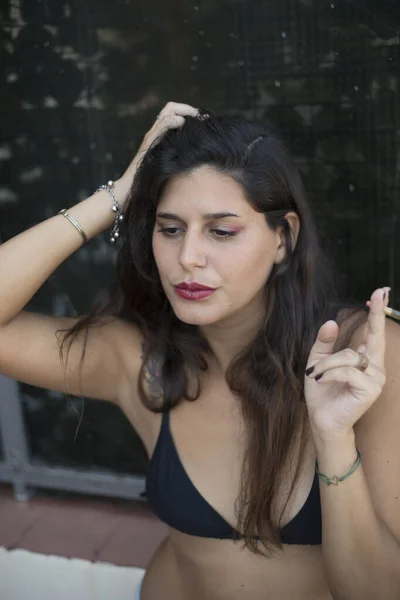 Young Girl Smokes Cigar Laughs — Stock Photo, Image