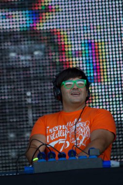 İspanya 'da çok iyi tanınan Wally Lopez, 6 Haziran 2012' de Madrid 'de düzenlenen festivalin üçüncüsünde Rio Rock' ta büyük bir tekno ve derin ev performansı sergiliyor.
