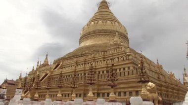Shwezigone Pagoda, Bagan, Myanmar