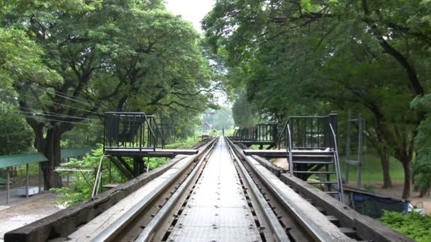 River Kwai Bridge Kanchanaburi Thailandia — Video Stock