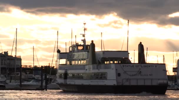 米国ジャージーシティのモリス運河 — ストック動画
