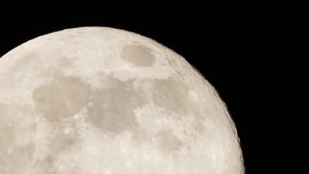 Telescop Împușcat Lună Plină Cerul Întunecat Noaptea — Videoclip de stoc