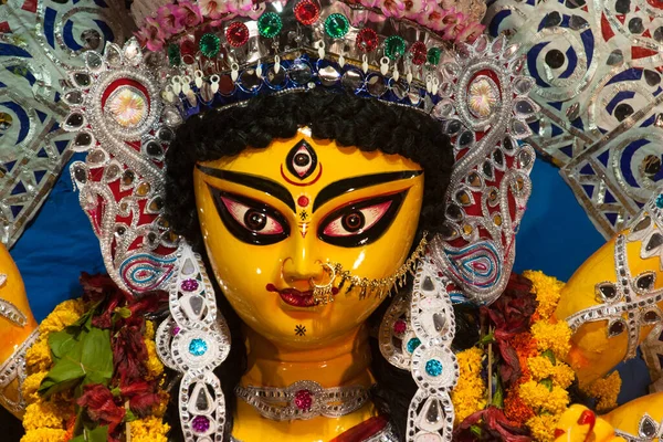 Закрийте Прекрасне Обличчя Індуїстської Богині Дурґи Використанням Селективного Фокусу — стокове фото