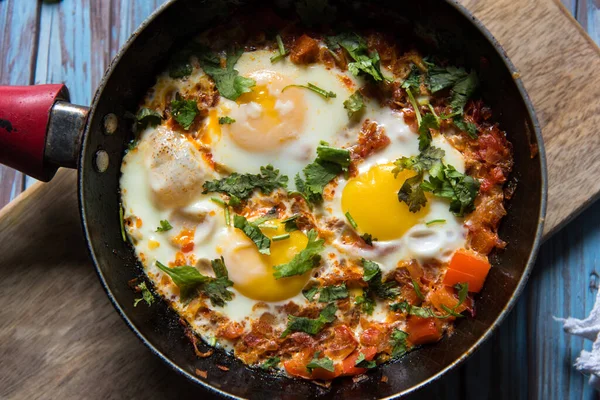 Vista Superior Delicia Popular Shakshouka Una Sartén Negra — Foto de Stock