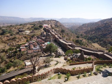 Kumbhalgarh, Hindistan 'ın batı kesimindeki Rajsamand bölgesinde Aravalli Tepeleri' nin batısında bulunan bir Mewar kalesidir.