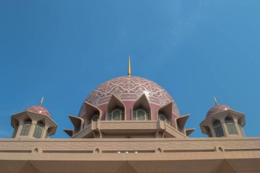 Putra Camii, Malezya 'nın Putrajaya Wilaya kentinin başlıca camisidir.