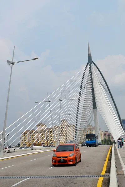 普特拉大桥是马来西亚普特拉贾亚的主桥 — 图库照片