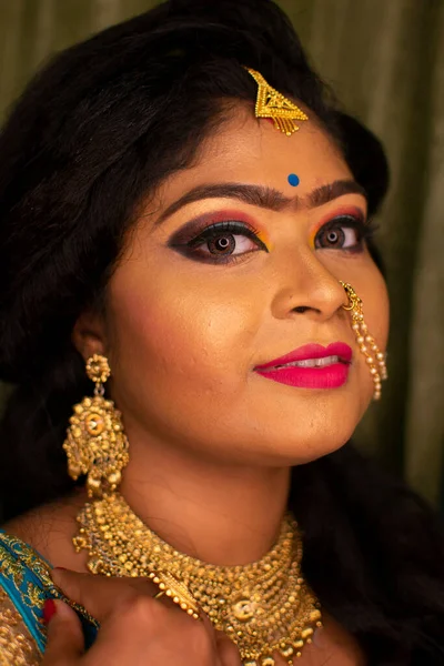 Une Fille Indienne Avec Maquillage Fête Réception — Photo