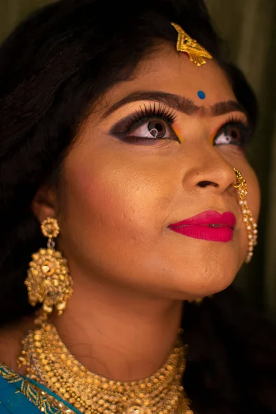 Une Fille Indienne Avec Maquillage Fête Réception — Photo