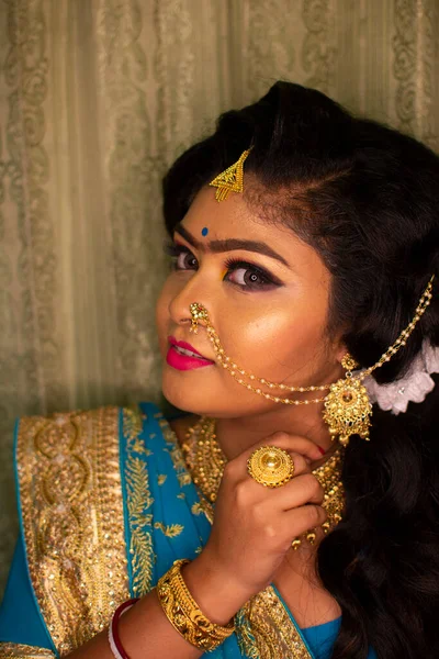 Індійська Дівчина Вечірньому Макіяжі — стокове фото