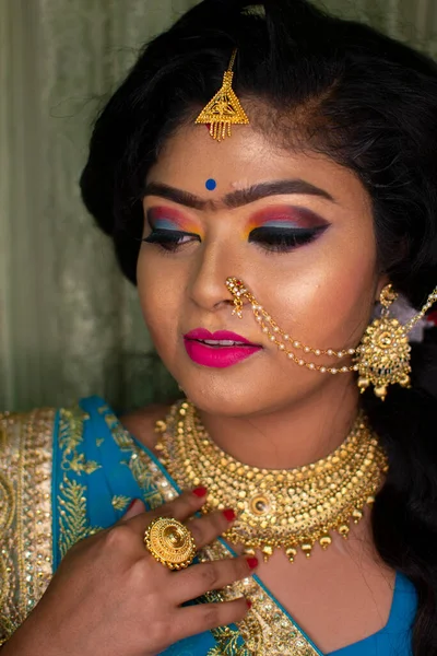 Une Fille Indienne Dans Maquillage Fête Réception — Photo