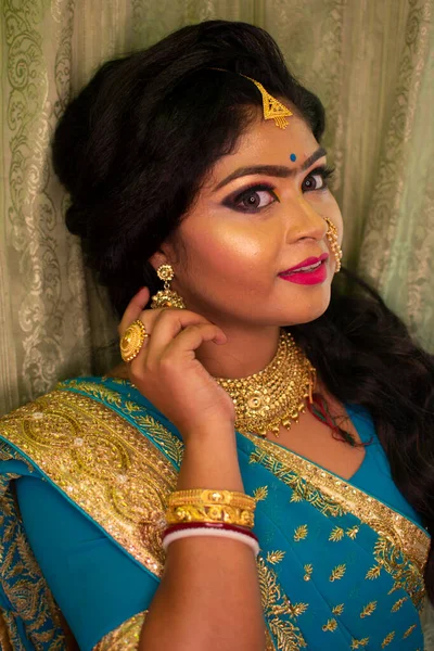 Una Chica India Recepción Partido Maquillaje — Foto de Stock