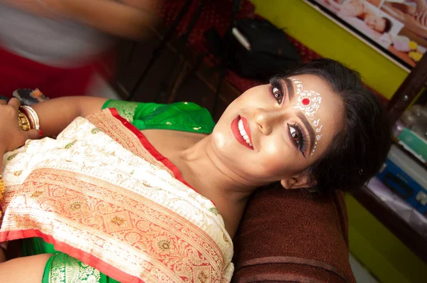 Egy Indiai Menyasszonyi Smink — Stock Fotó