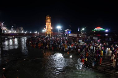 Ghat Haridwar 'ın gece manzarası