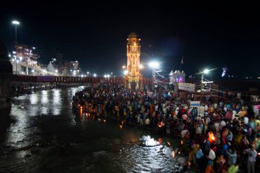 Ghat Haridwar 'ın gece manzarası