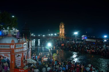 Ghat Haridwar 'ın gece manzarası
