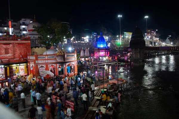 インド ウットラカンドのハル パウリ ガット ハリド戦争の女神ガンガ寺院の夜景 — ストック写真