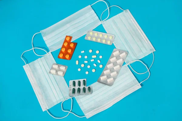 Ποικιλία Φαρμακευτικών Δισκίων Καψακίων Διάφορα Δισκία Φαρμάκων Μπλε Φόντο — Φωτογραφία Αρχείου